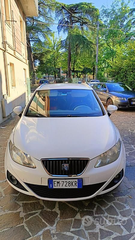 Bianco Usata 2012 Seat Ibiza Tre volumi | 3000 € (Ottimo prezzo) - Immagine 1/4
