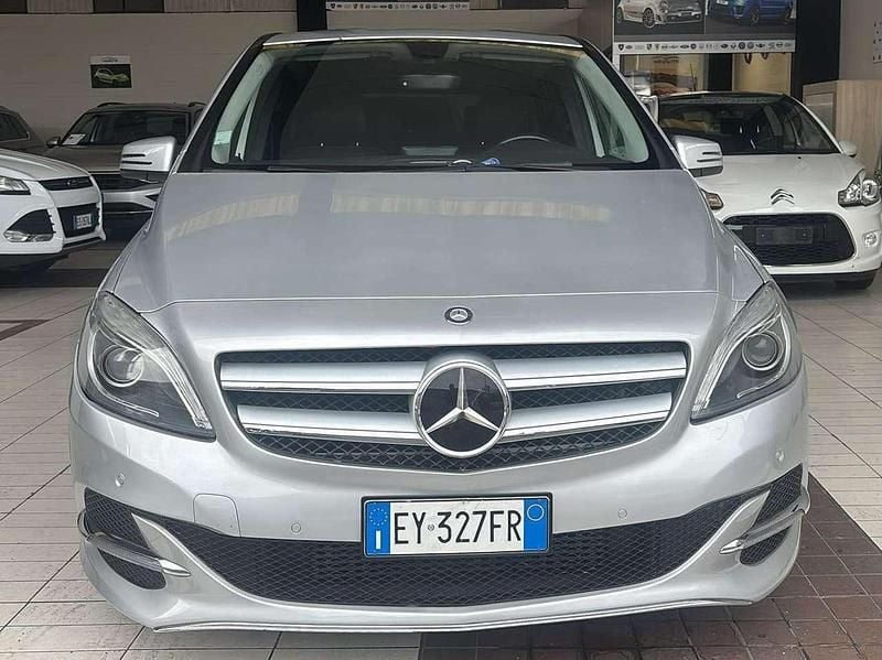 Usata Mercedes B200 Premium 156 CV (114 kW) 2015 Argento Monovolume