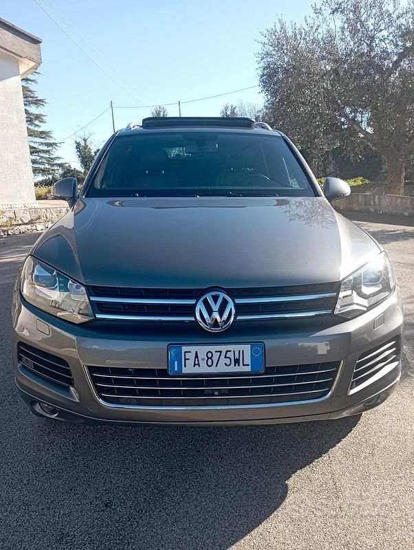 Usata VW Touareg 245 CV (180 kW) 2011 Grigio SUV