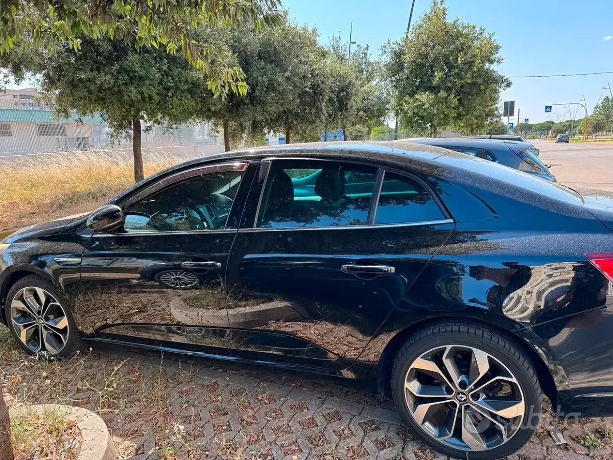Usata Renault Mégane IV 131 CV (96 kW) 2017 Nero Berlina