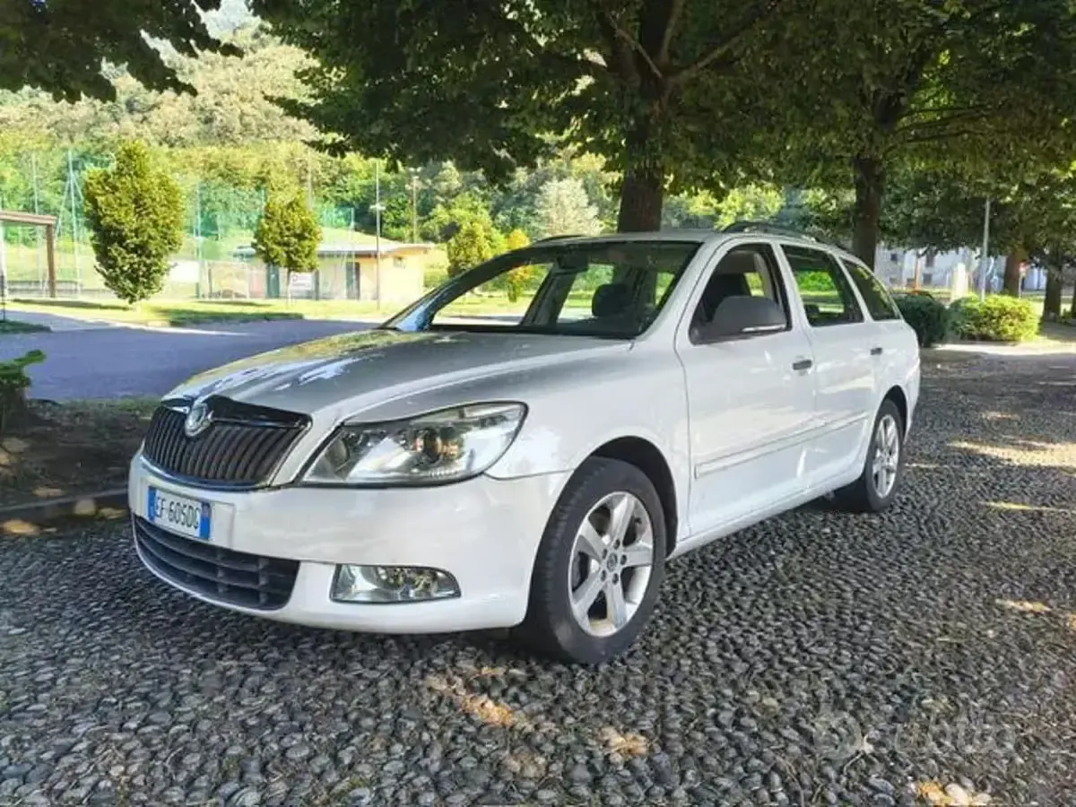 Usata Skoda Octavia Comfort 105 CV (77 kW) 2010 Station wagon