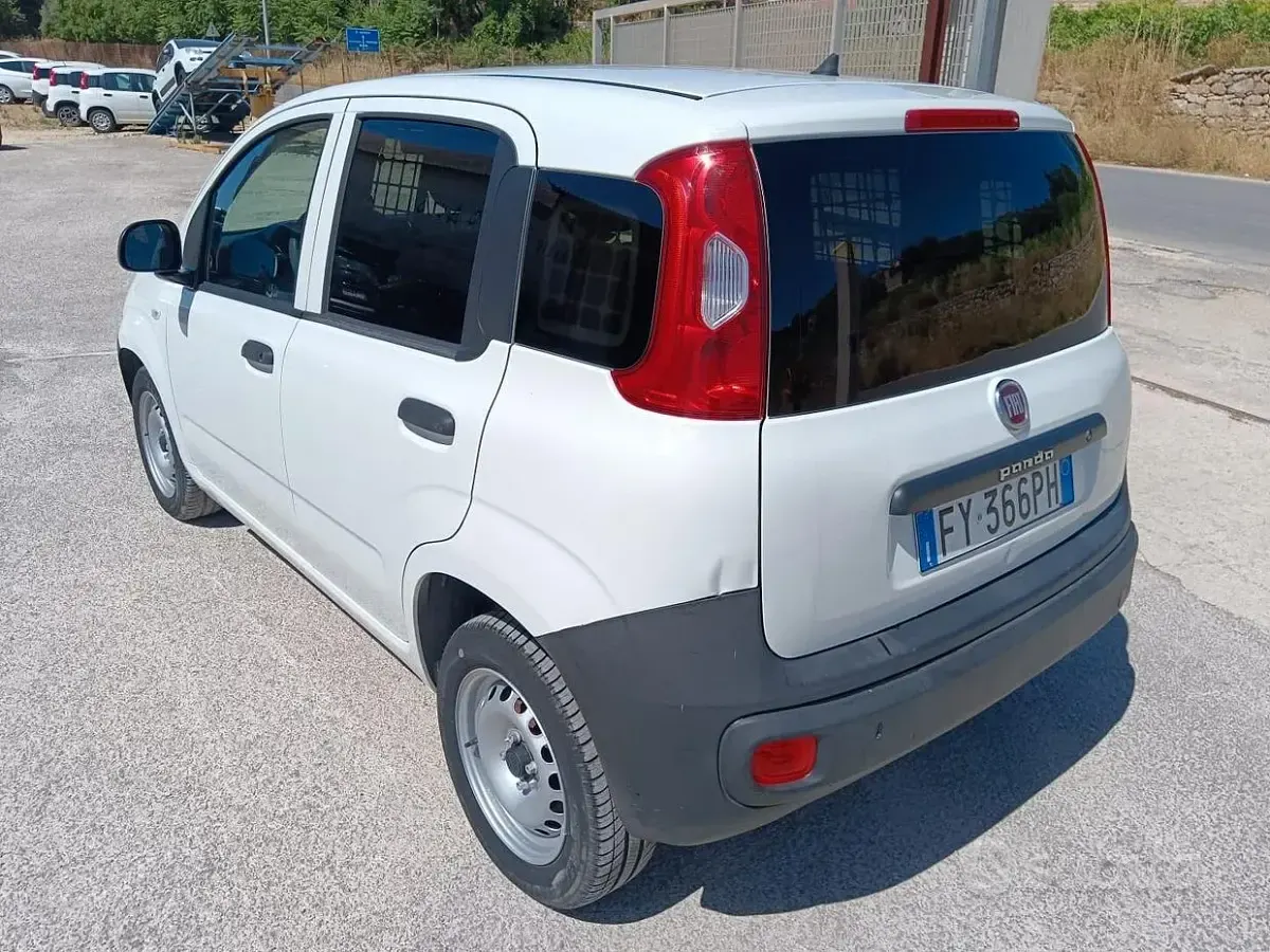 Usata Fiat Panda Pop 69 CV (50 kW) 2019 Bianco Utilitaria