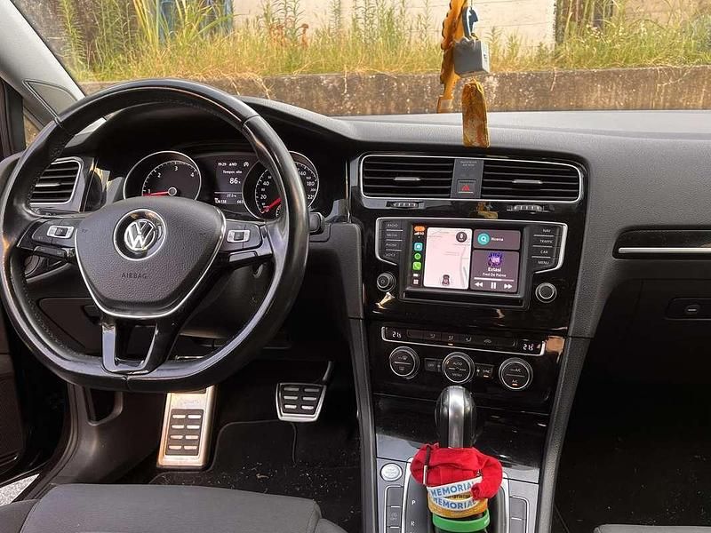 Usata VW Golf VII Highline 110 CV (80 kW) 2015 Berlina