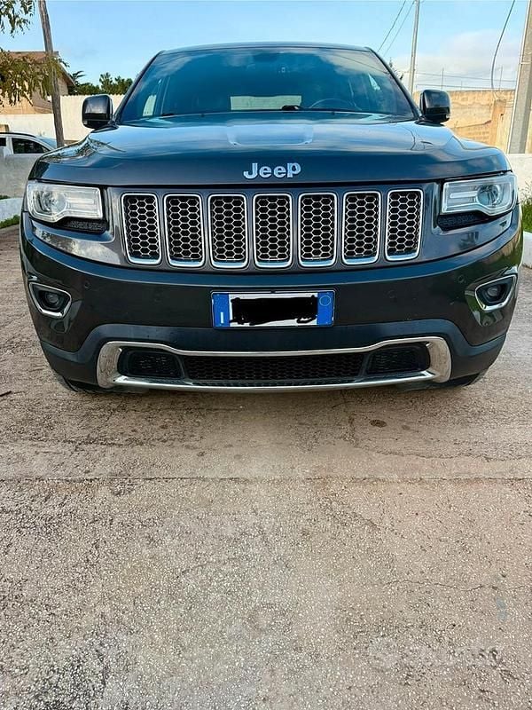 Grigio Usata 2015 Jeep Grand Cherokee Limited SUV | 11.900 € (Ottimo prezzo) - Immagine 1/4