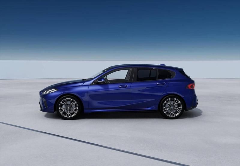 Nuova BMW 120 M Sport 163 CV (119 kW) 2025 Portimao blue Utilitaria