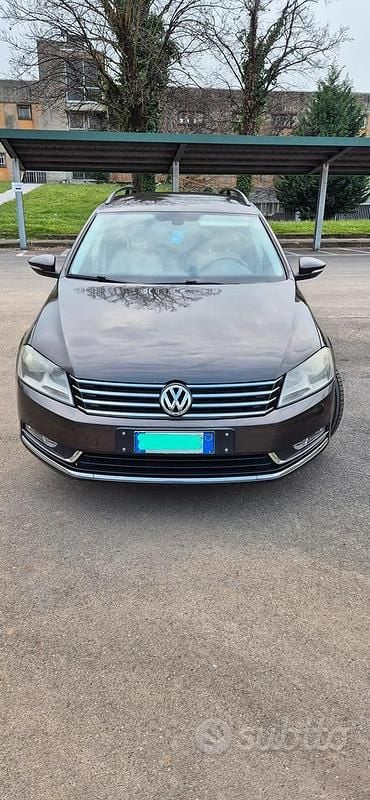 Usata VW Passat Comfortline 140 CV (102 kW) 2014 Marrone Station wagon