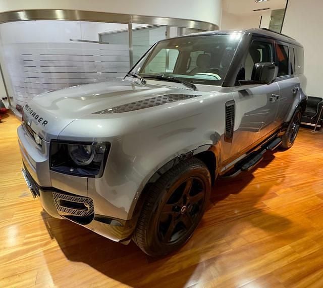 Usata Land Rover Defender SE Dynamic 200 CV (147 kW) 2023 Grigio SUV