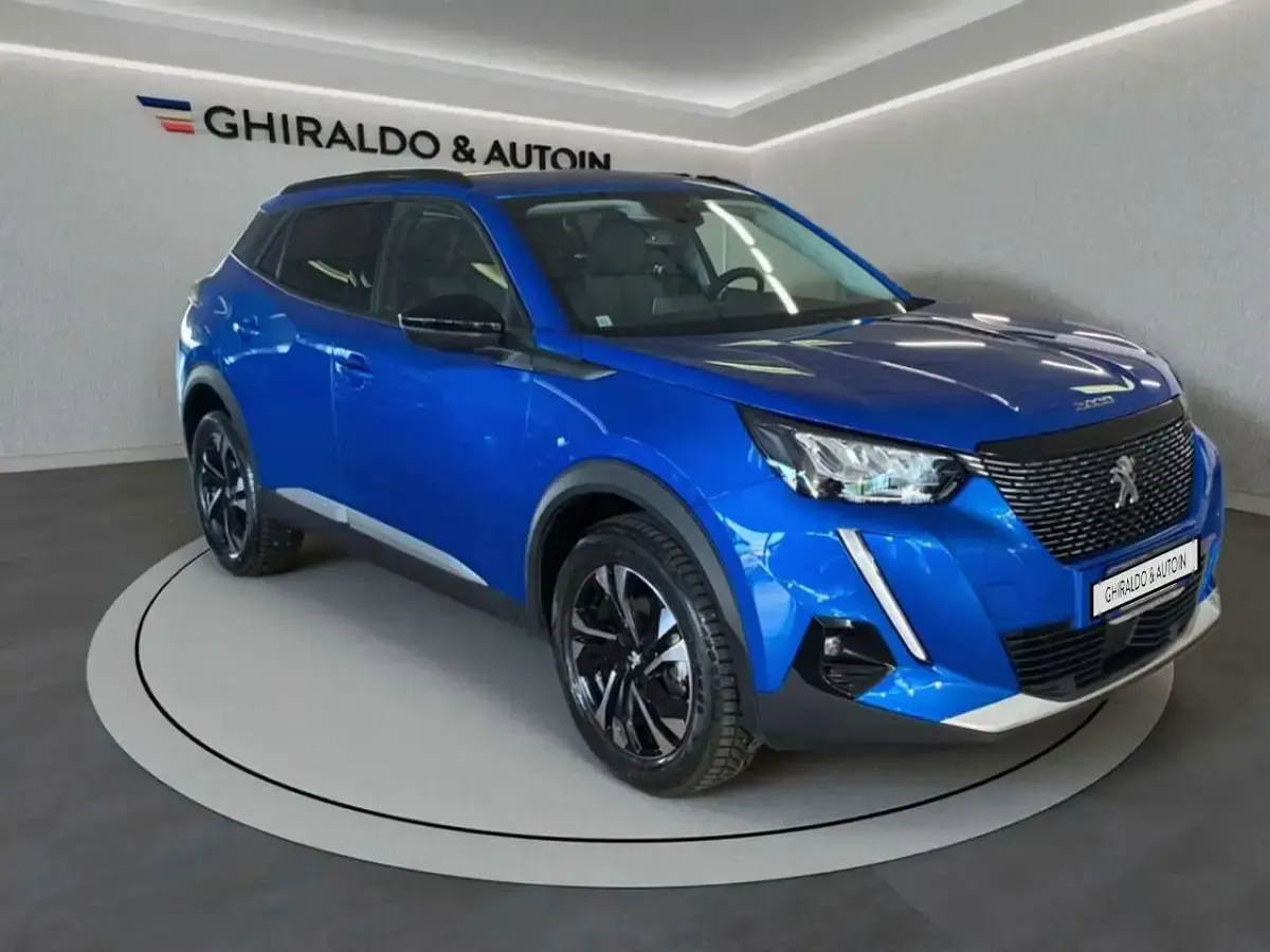 Usata Peugeot 2008 Allure 110 CV (80 kW) 2022 Blu/azzurro SUV