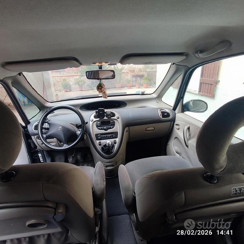 Usata Citroën Xsara Picasso 90 CV (66 kW) 2006 Grigio Monovolume