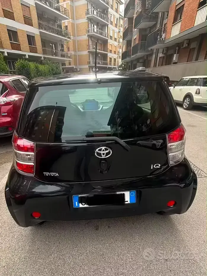 Usata Toyota iQ 90 CV (66 kW) 2011 Utilitaria