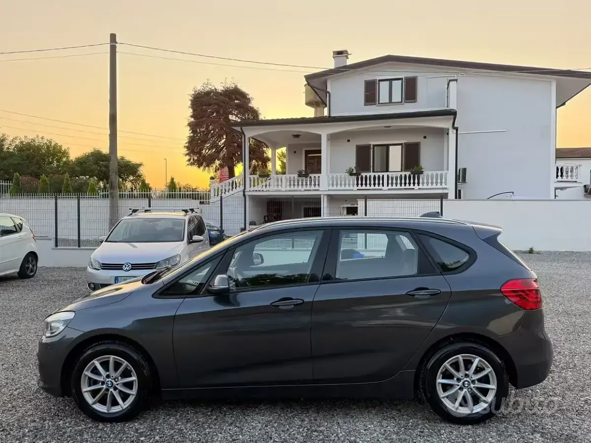 Usata BMW 218 Advantage 150 CV (110 kW) 2015 Grigio Station wagon
