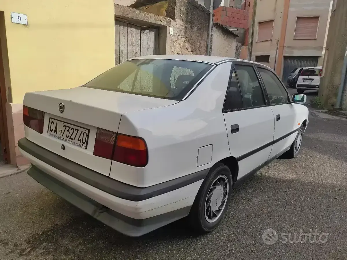 Usata Lancia Dedra 75 CV (55 kW) 1993 Bianco Berlina