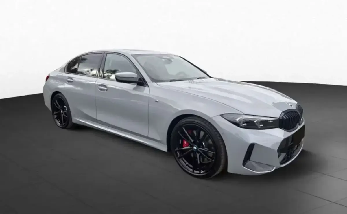 Usata BMW 330 M Sport 245 CV (180 kW) 2024 Grigio Berlina