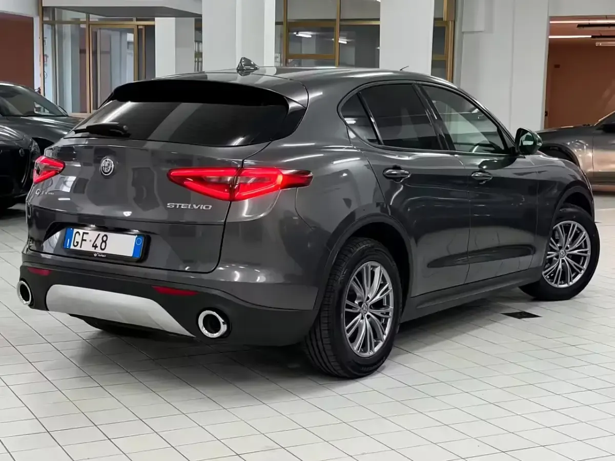 Usata Alfa Romeo Stelvio Executive 190 CV (139 kW) 2021 Grigio SUV