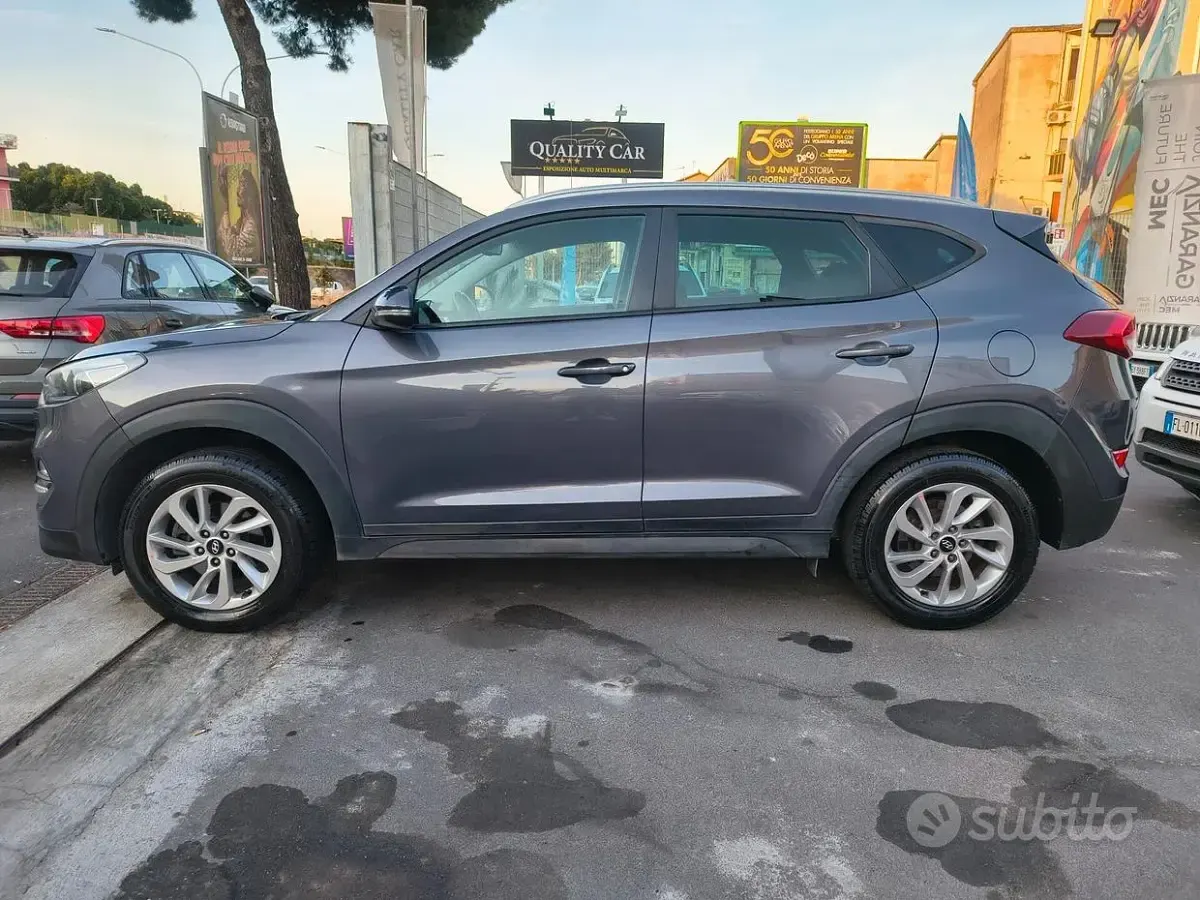 Usata Hyundai Tucson 132 CV (97 kW) 2016 Grigio SUV