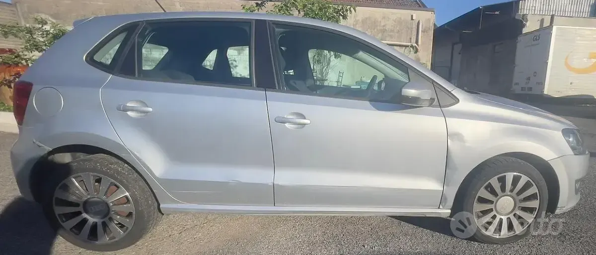 Usata VW Polo Comfortline 75 CV (55 kW) 2010 Grigio Utilitaria