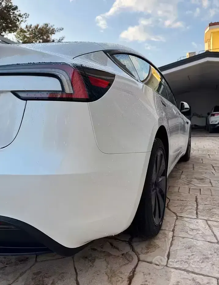 Usata Tesla Model 3 Standard Range 88 kW (120 CV) 2024 Bianco Berlina