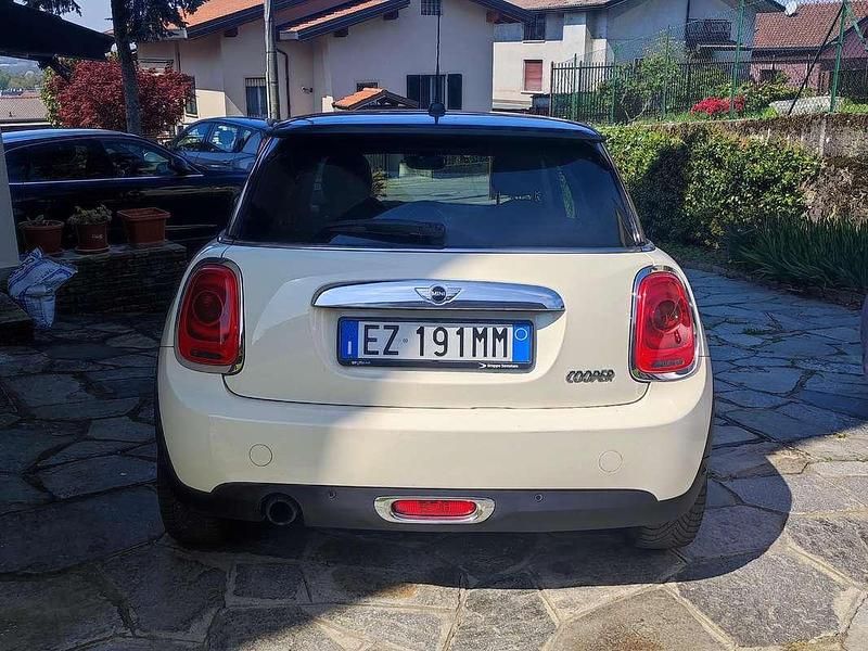 Begagnad Mini Cooper 136 HK (100 kW) 2015 Vit Halvkombi
