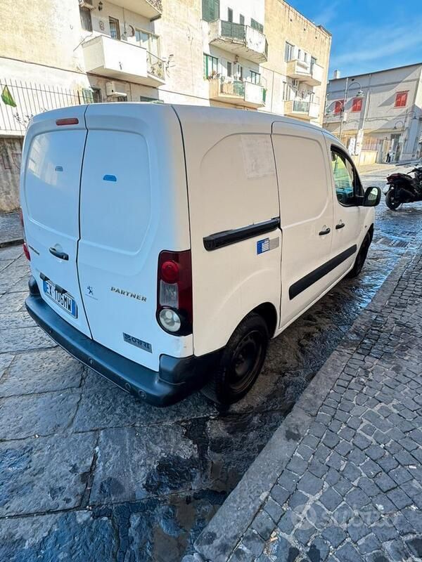 Usata Peugeot Partner 92 CV (67 kW) 2014 Bianco Monovolume