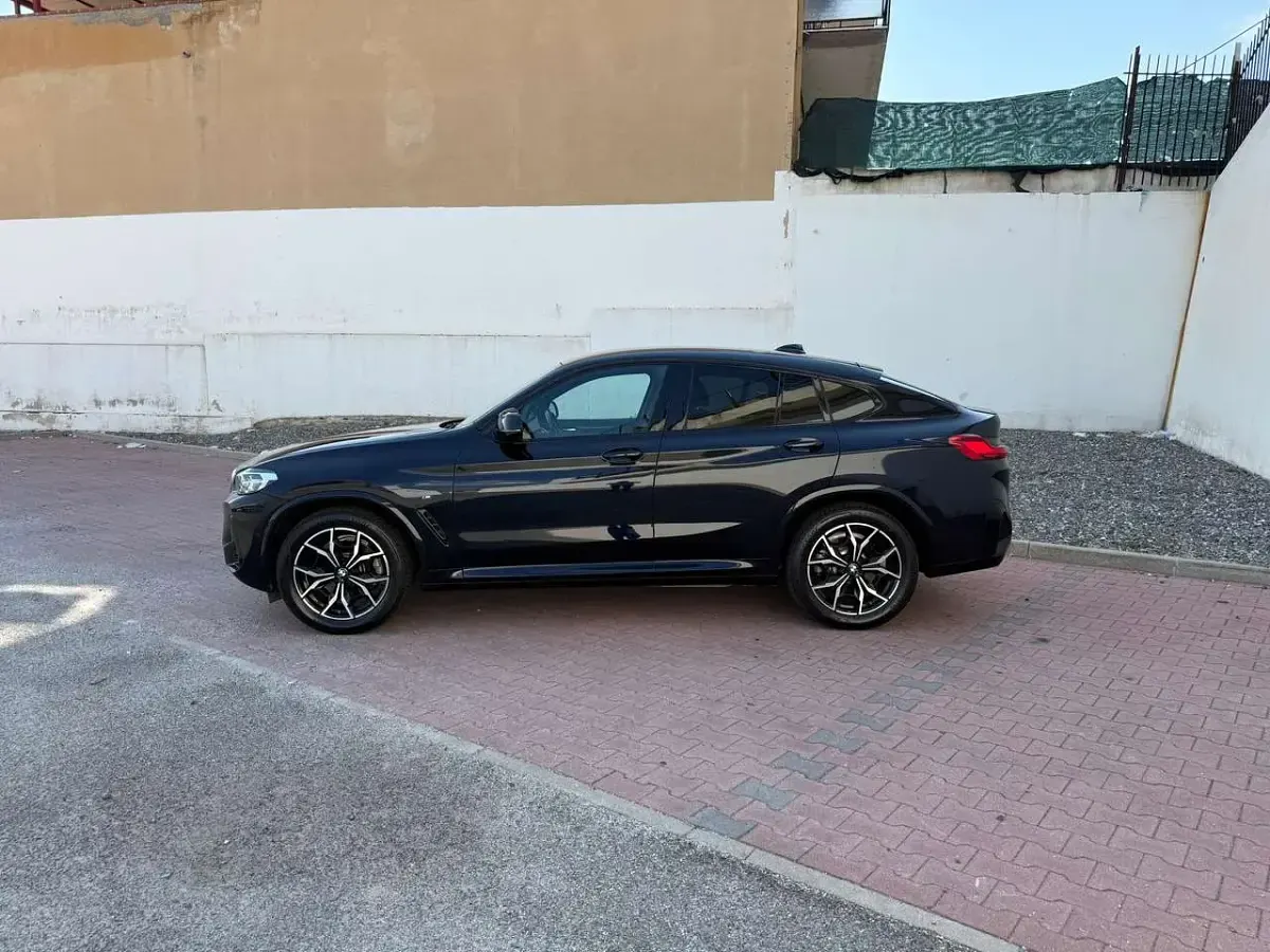 Usata BMW X4 M Sport 190 CV (139 kW) 2023 Blu/azzurro SUV