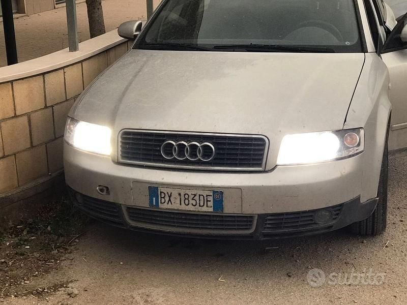 Usata Audi A4 130 CV (95 kW) 2000 Grigio Berlina