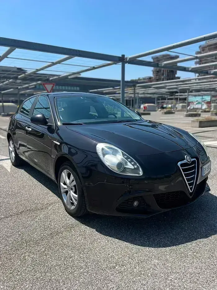 Usata Alfa Romeo Giulietta Progression 105 CV (77 kW) 2012 Nero Utilitaria