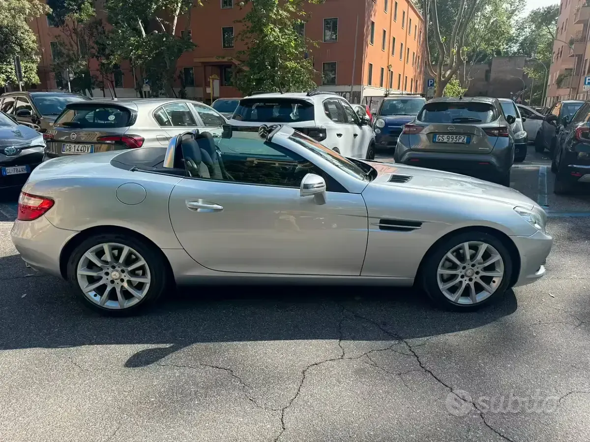 Usado Mercedes SLK200 184 CV (135 kW) 2013 Gris Descapotable