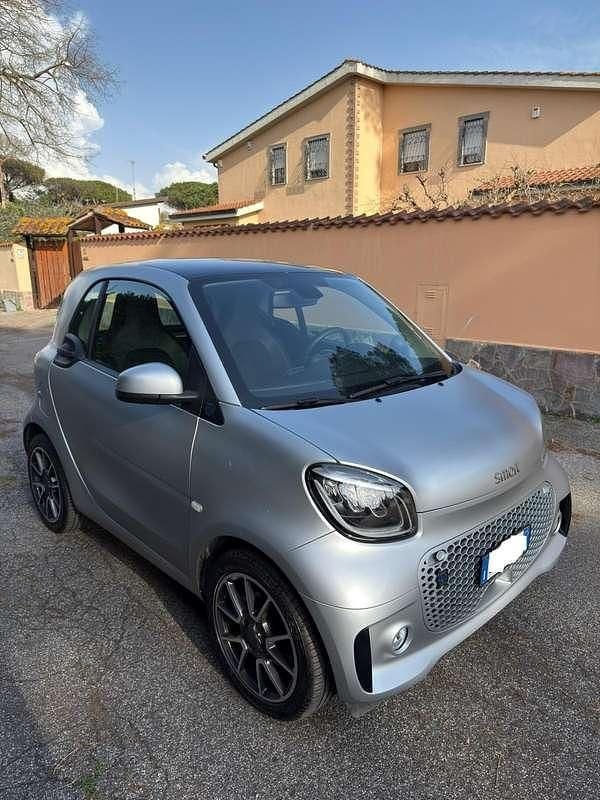 Usata Smart ForTwo Coupé 41 kW (56 CV) 2021 Argento Utilitaria