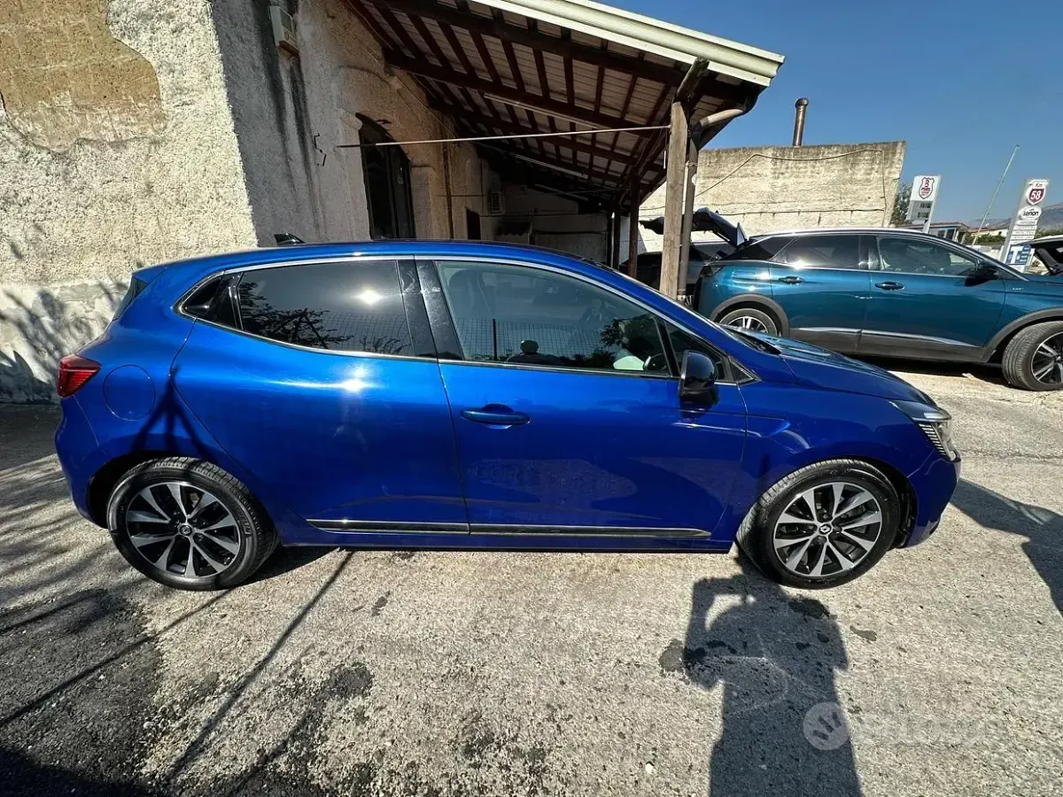 Usata Renault Clio V Techno 101 CV (74 kW) 2023 Bluazzurro Berlina