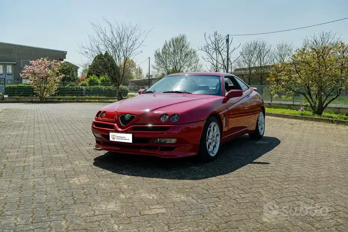 Second-hand Alfa Romeo GTV 201 CP (147 kW) 2000 Coupe