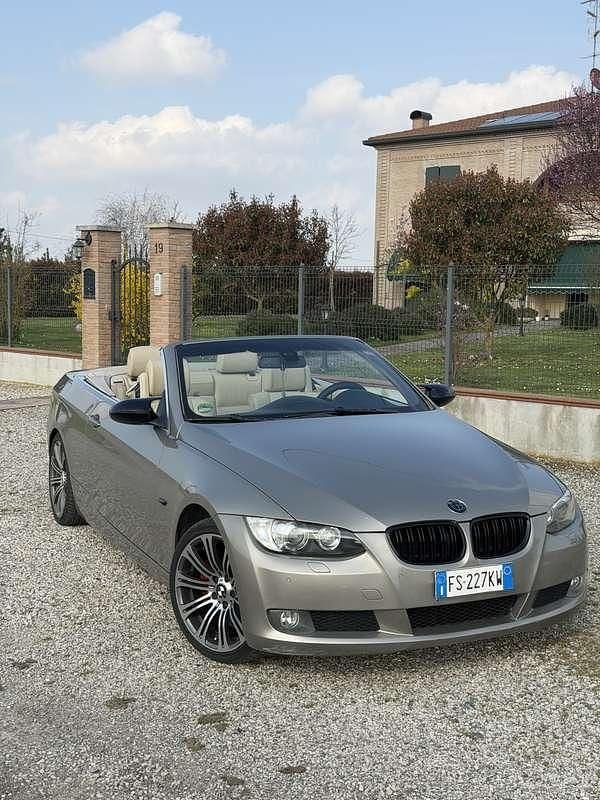 Usata BMW 330 Cabriolet 231 CV (169 kW) 2007 Cabrio
