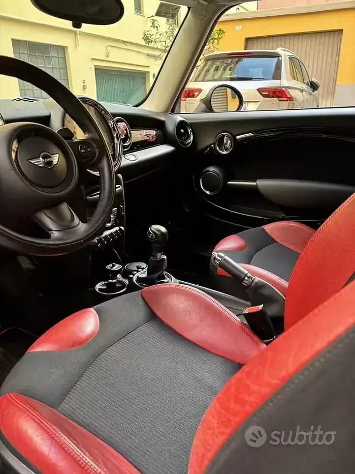 Usata Mini Cooper S 184 CV (135 kW) 2011 Nero Utilitaria