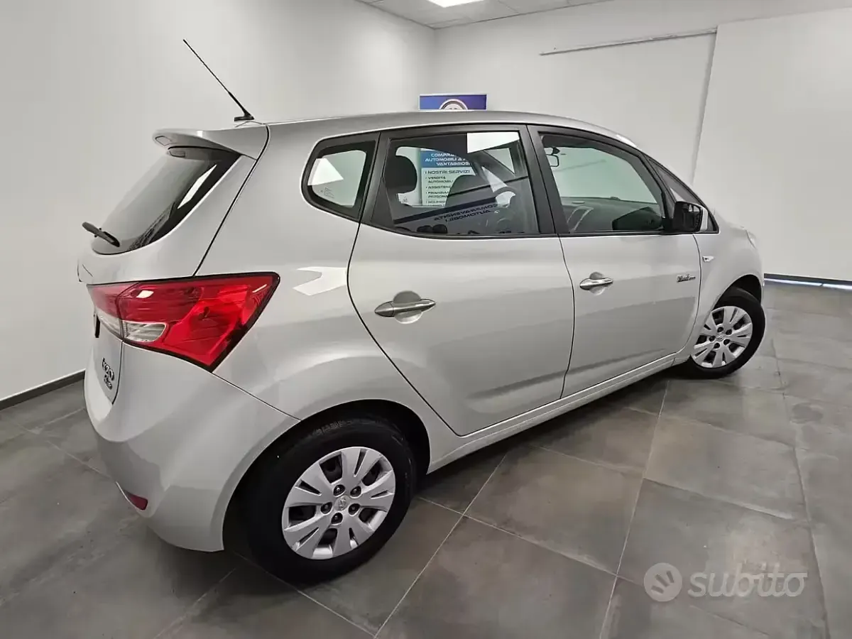 Usata Hyundai ix20 Classic 90 CV (66 kW) 2011 Grigio Utilitaria