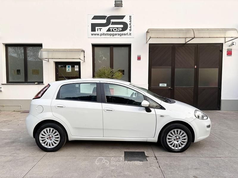 Bianco Usata 2014 Fiat Grande Punto Street Utilitaria | 4500 € (Buon prezzo) - Immagine 1/4