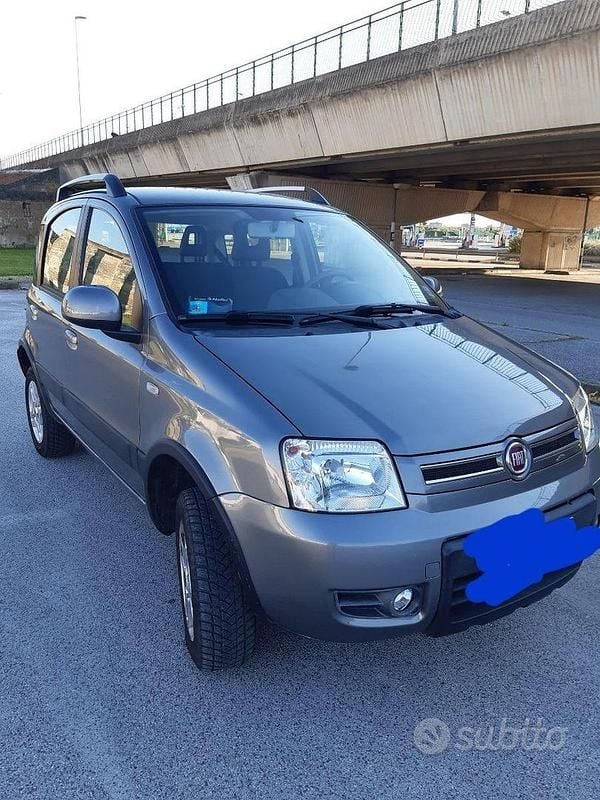 Usata Fiat Panda 4x4 Climbing 75 CV (55 kW) 2013 Grigio Utilitaria