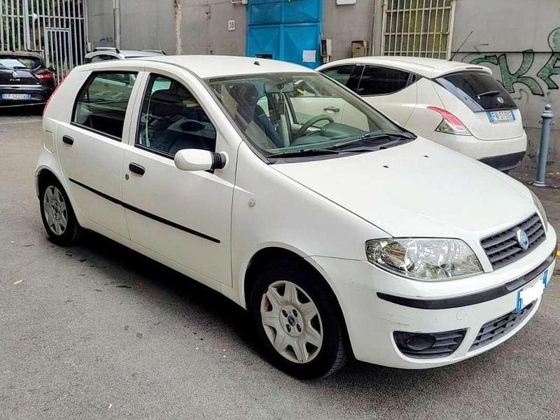 Usata Fiat Punto Dynamic 80 CV (58 kW) 2003 Bianco Berlina