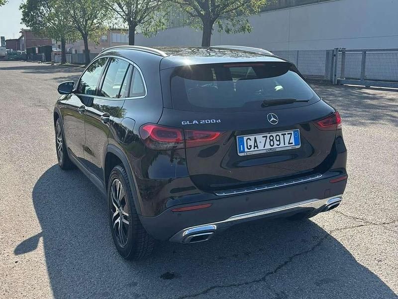 Usata Mercedes GLA200 150 CV (110 kW) 2020 Nero SUV