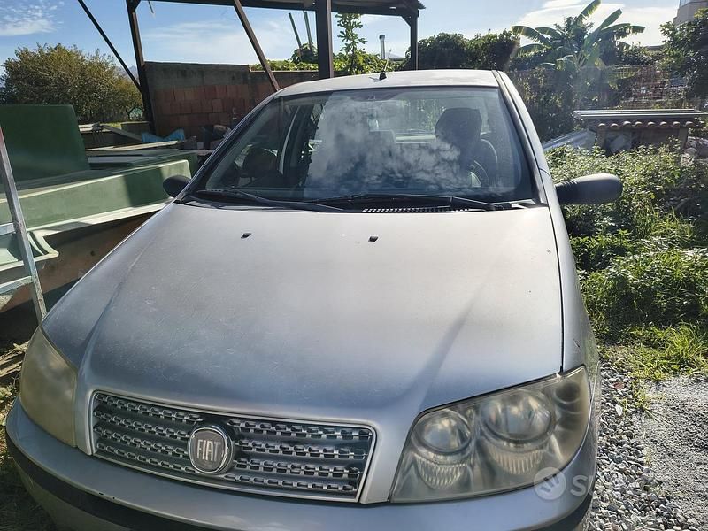 Usata Fiat Punto 69 CV (50 kW) 2009 Grigio Berlina