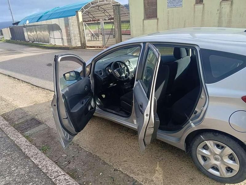 Usata Nissan Note Tekna 80 CV (58 kW) 2015 Argento Utilitaria