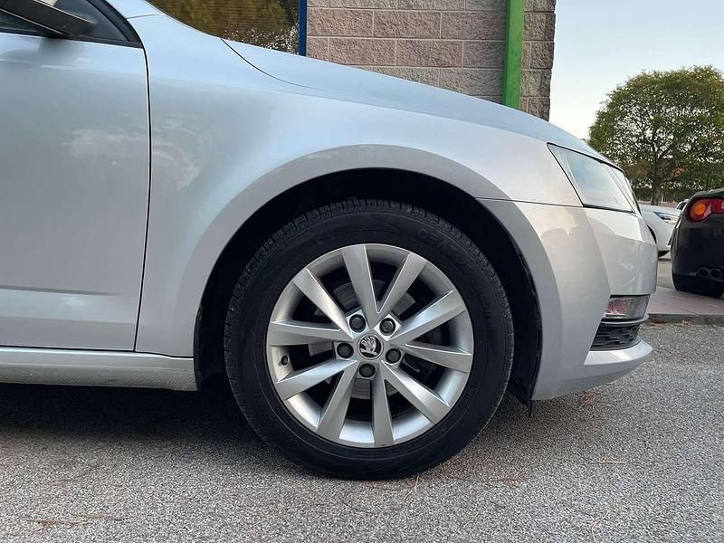Usata Skoda Octavia SE 116 CV (85 kW) 2019 Argento Station wagon