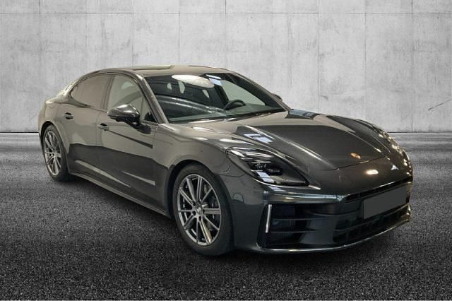 Usata Porsche Panamera 354 CV (260 kW) 2024 Grigio Berlina