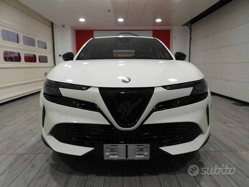 Nuova Alfa Romeo Junior Edizione Speciale 145 CV (106 kW) 2025 Bianco SUV