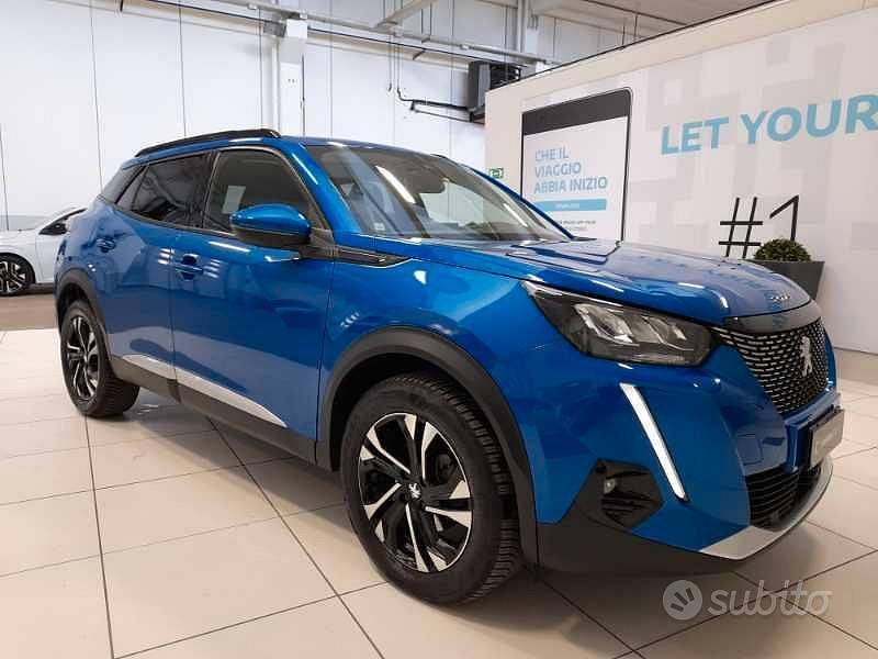 Usata Peugeot 2008 Allure 131 CV (96 kW) 2021 Blu SUV