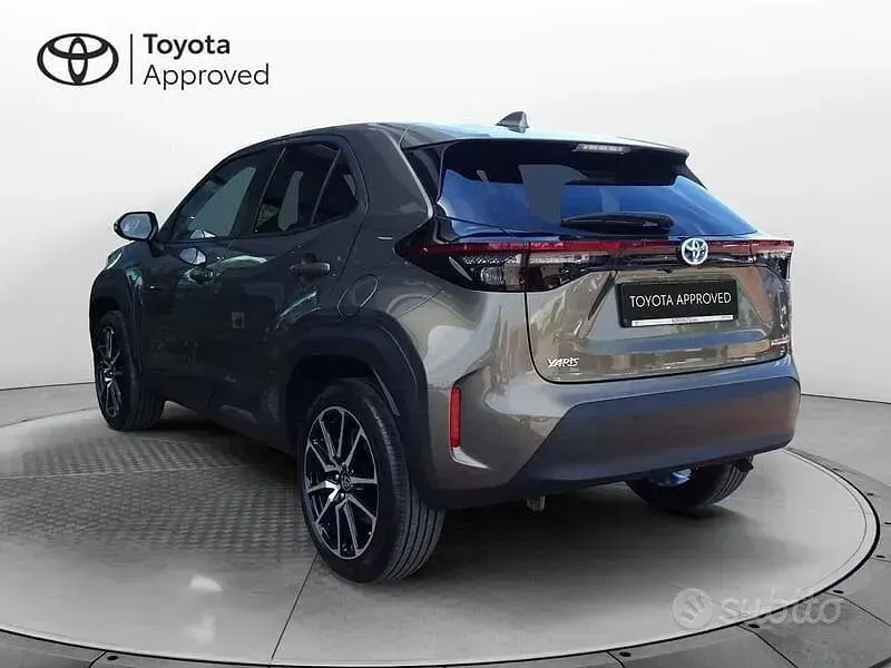 Usata Toyota Yaris Cross Lounge 116 CV (85 kW) 2022 Bronzo SUV