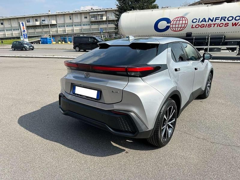 Usata Toyota C-HR Trend 140 CV (102 kW) 2025 Argento SUV
