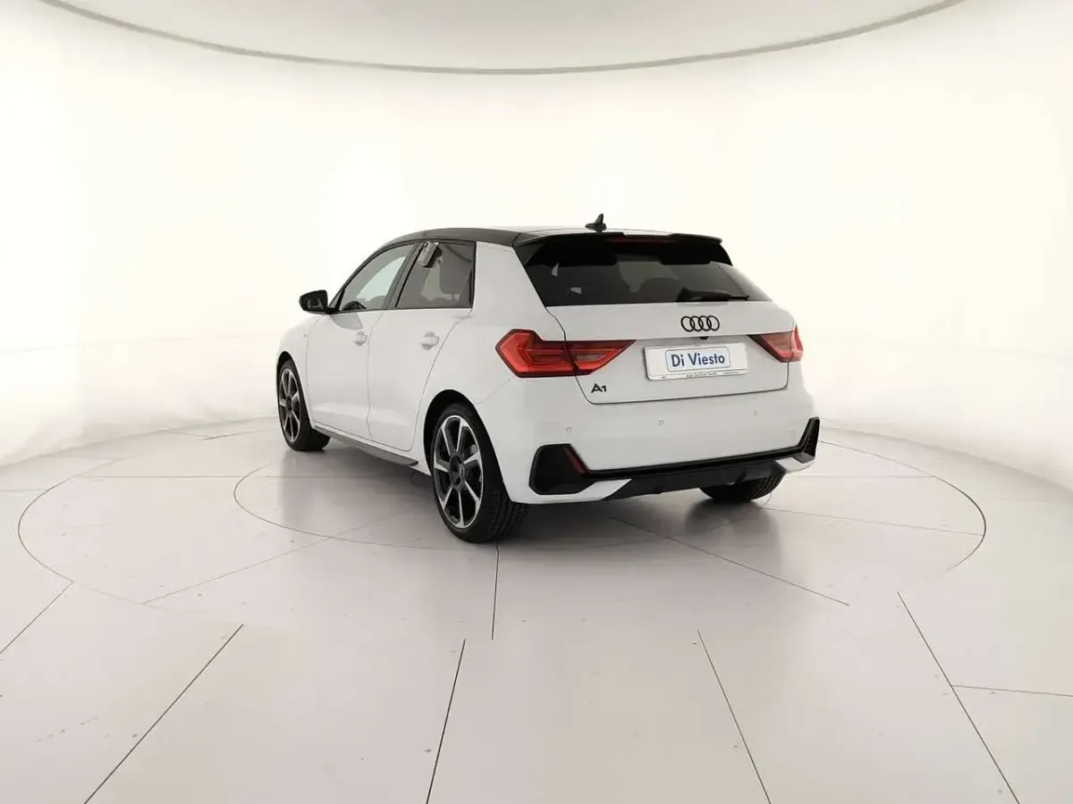 Usata Audi A1 Sportback S-Line 150 CV (110 kW) 2023 Bianco ghiacciaio metallizzato Utilitaria