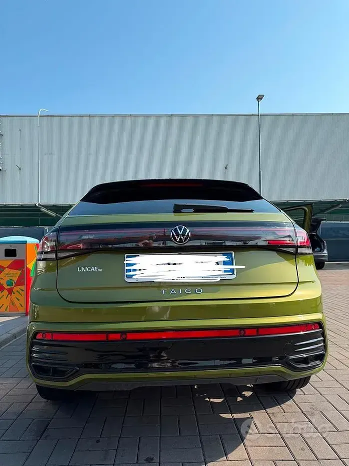 Usata VW Taigo R-line 110 CV (80 kW) 2023 Verde SUV