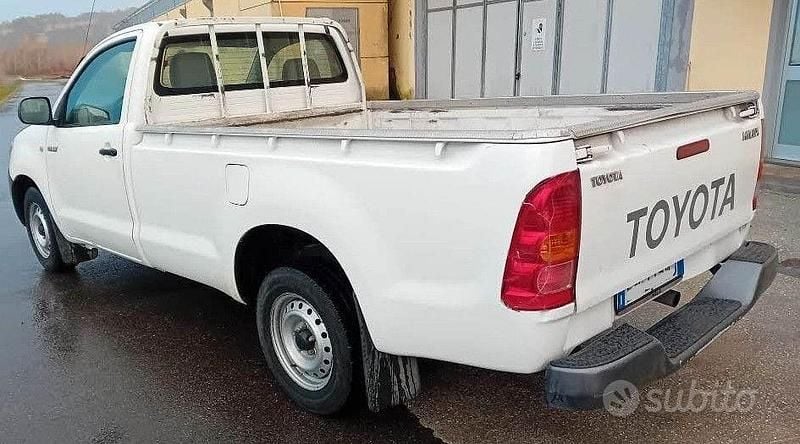 Usata Toyota HiLux SR 120 CV (88 kW) 2009 Bianco Pick-up