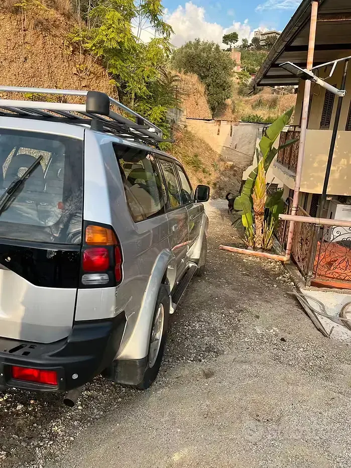 Usata Mitsubishi Pajero 115 CV (84 kW) 2005 Grigio SUV