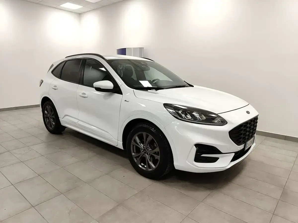 Usata Ford Kuga ST-Line 120 CV (88 kW) 2022 Bianco SUV